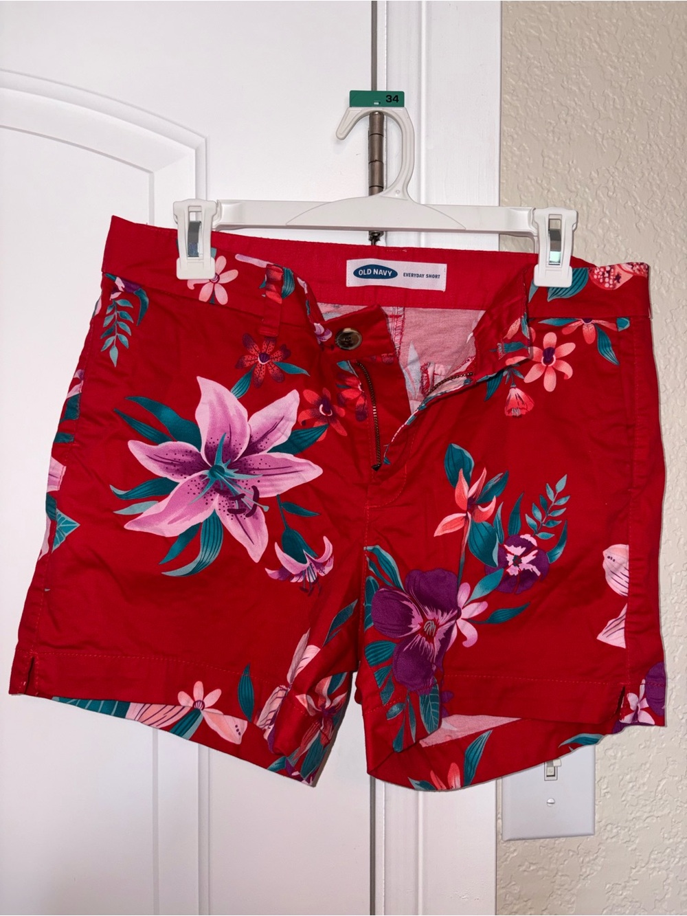 Old Navy Red Floral Print Women's Bermuda Shorts